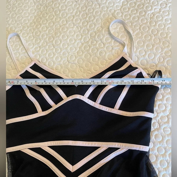 Joseph Ribkoff pedlum tank top. Black and pink size 8/medium - Picture 8 of 9